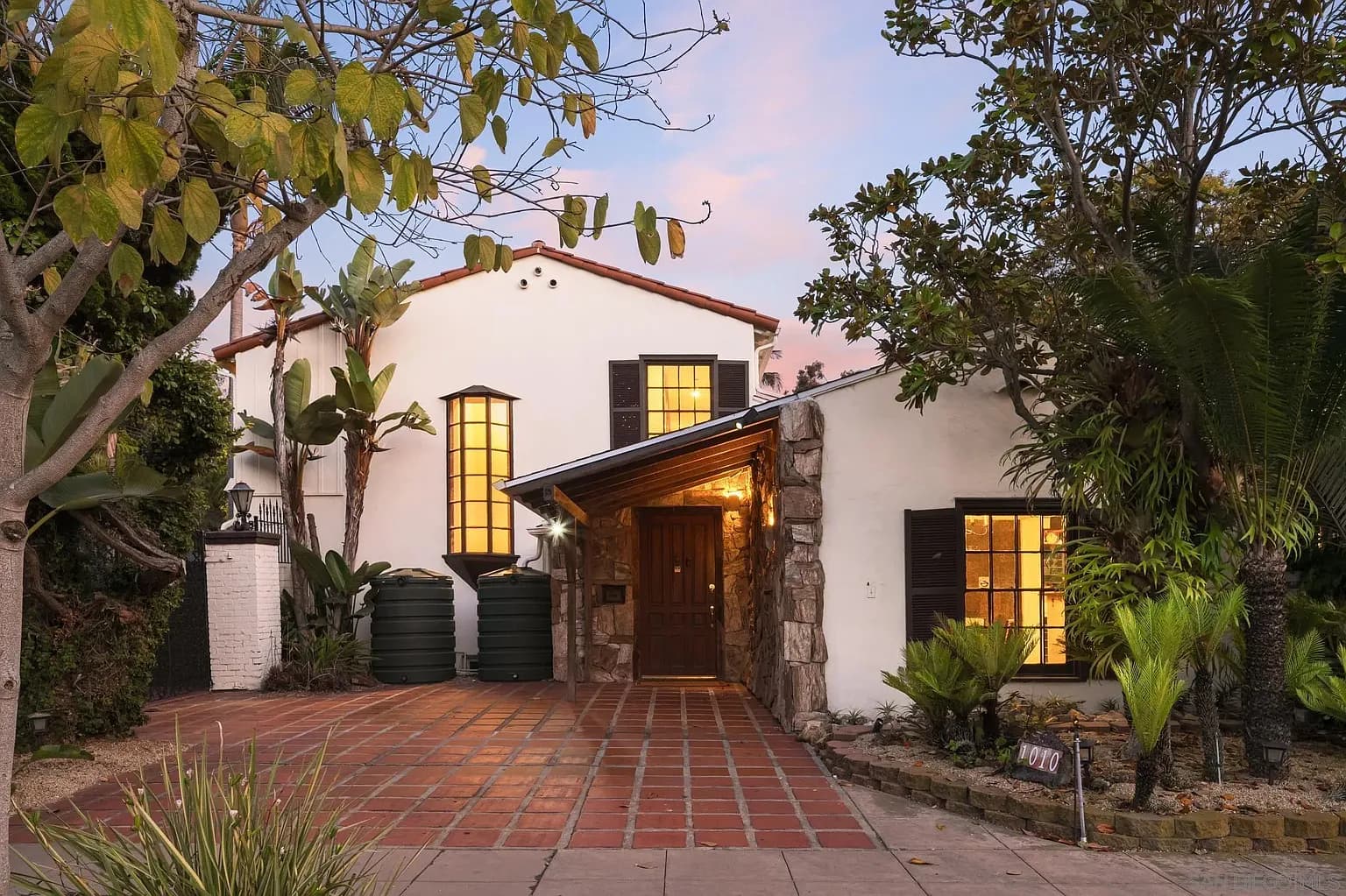 Sold by Arrivva: 1010 Myrtle Way, San Diego, CA 92103